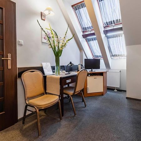 Hotel Pod Kasztanami Lublin Eksteriør bilde