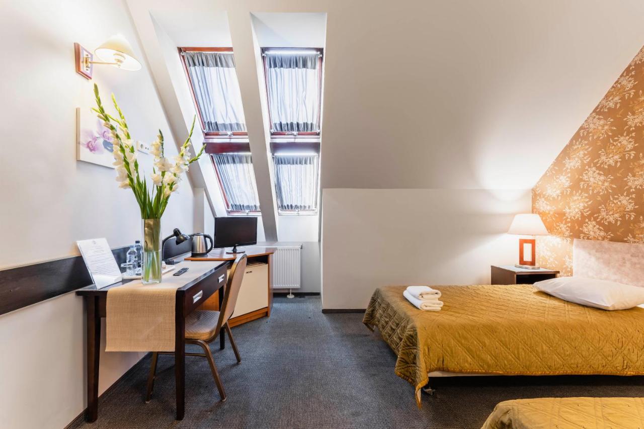 Hotel Pod Kasztanami Lublin Eksteriør bilde