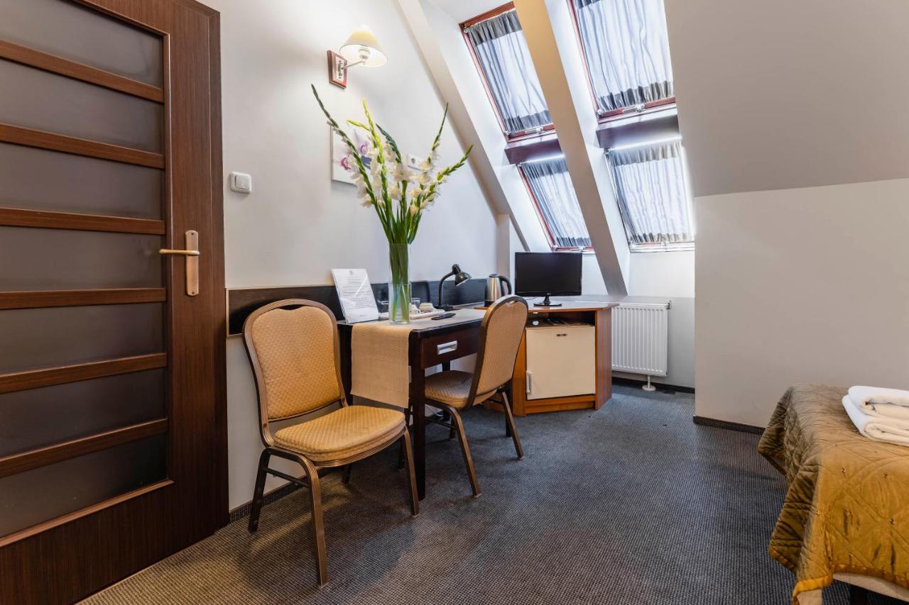 Hotel Pod Kasztanami Lublin Eksteriør bilde