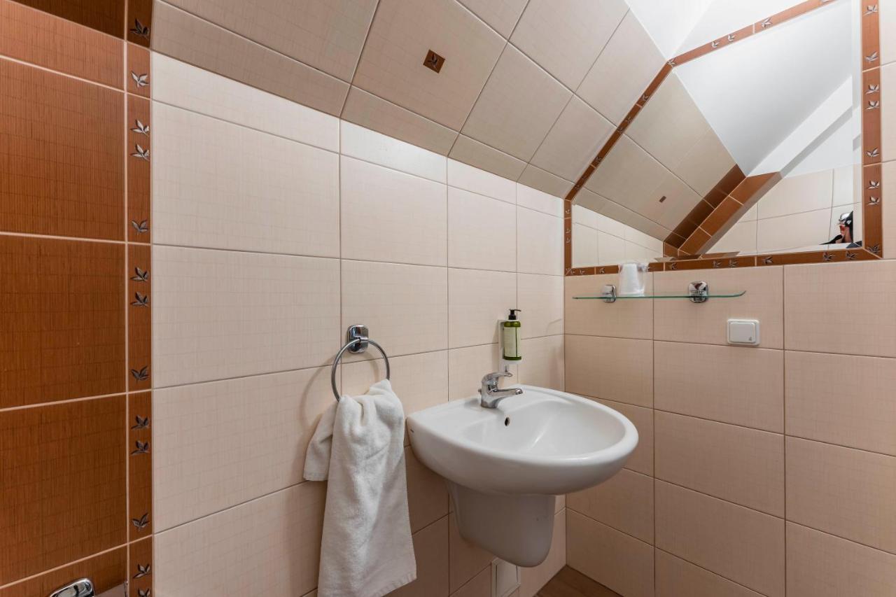 Hotel Pod Kasztanami Lublin Eksteriør bilde